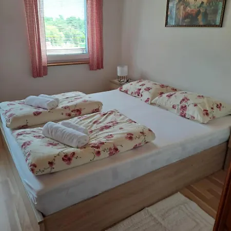 Farm Pr Lavric * Slivna