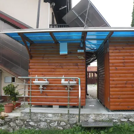 农家乐 Farm Pr Lavric *