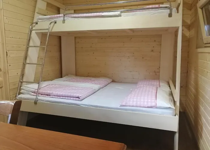 Bivanje na kmetiji Farm Pr Lavric Slivna