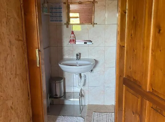 Bivanje na kmetiji Farm Pr Lavric