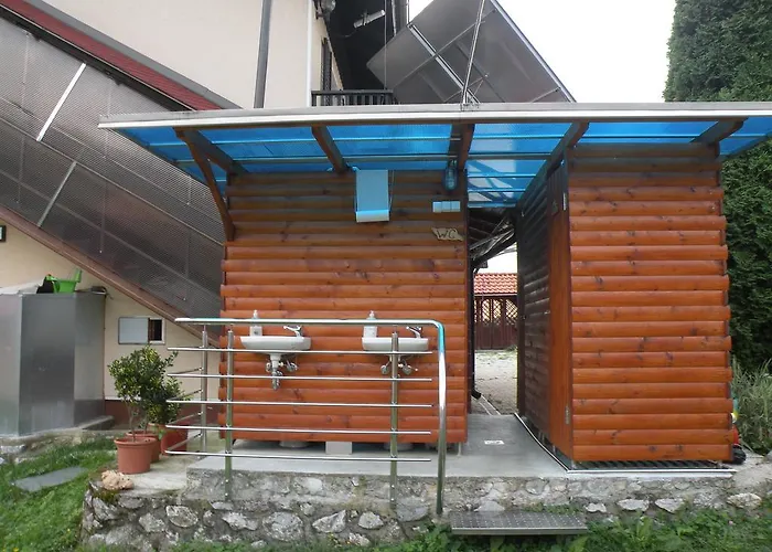 Bivanje na kmetiji Farm Pr Lavric *